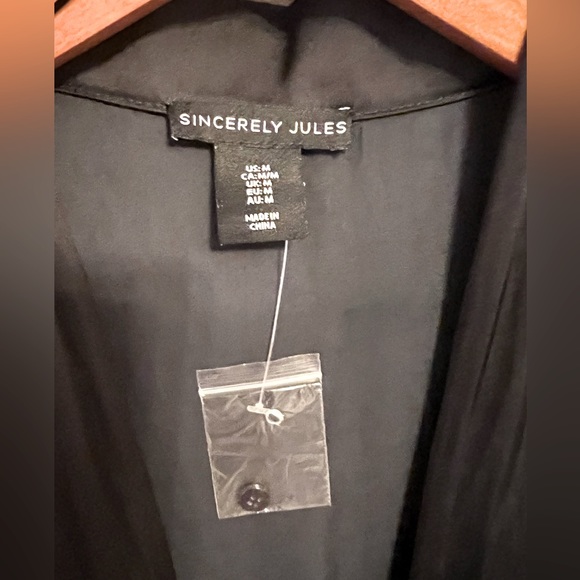 Sincerely Jules NWT Black Deep Plunge Neckline Long Sleeve Bodysuit Size Medium - Picture 3 of 5